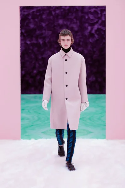 Look 9
